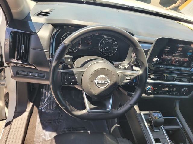 Used 2025 White Nissan SV image 30