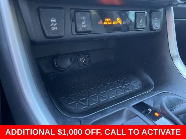 Used 2023  Toyota XLE Premium image 27