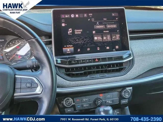 Used 2022 Gray Jeep Latitude Lux image 12