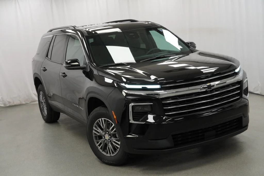 New 2027 Mosaic Black Metallic Chevrolet LT image 34