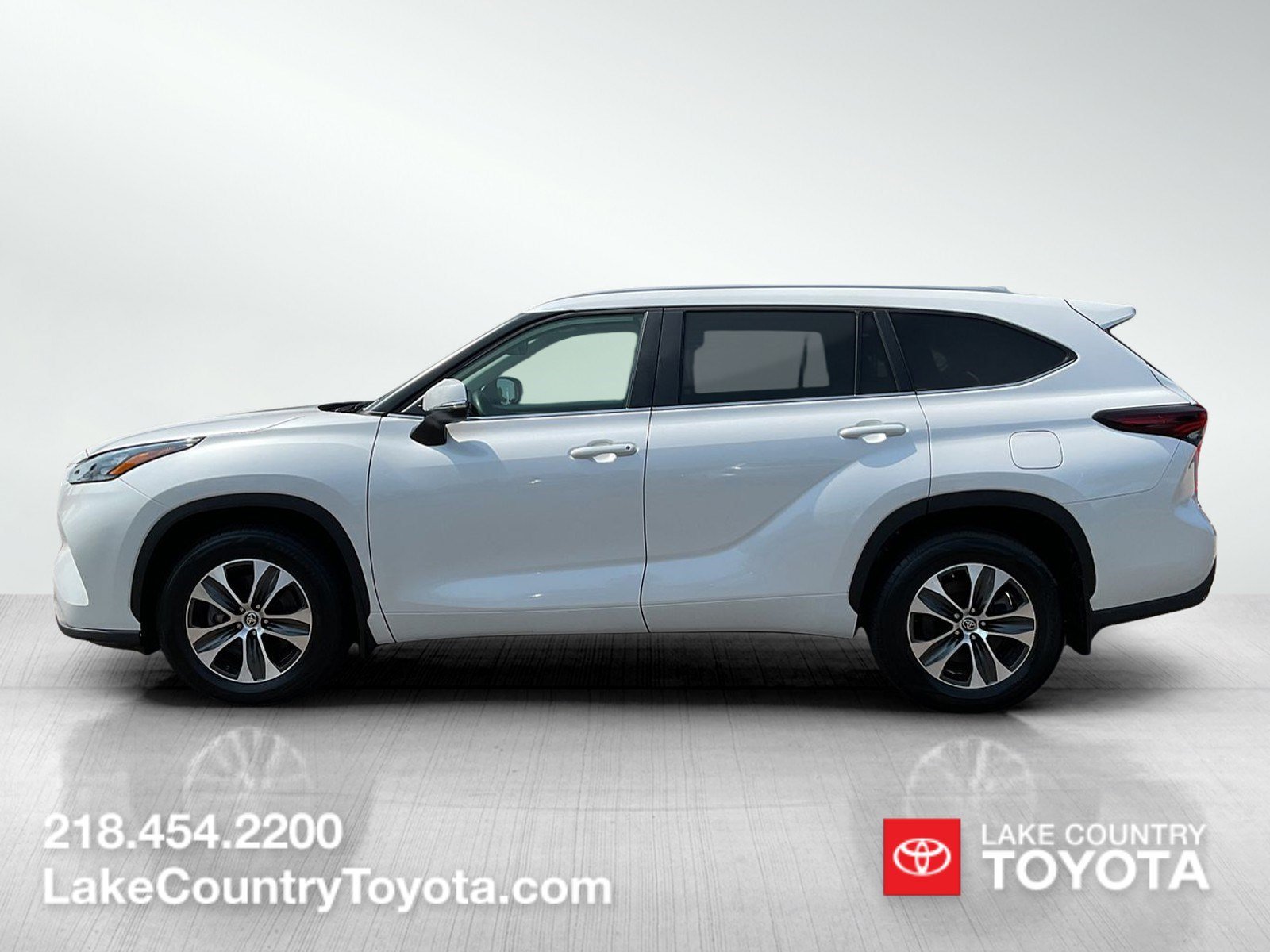Used 2024 Toyota Highlander XLE with VIN 5TDKDRBH2RS559970 for sale in Brainerd, Minnesota