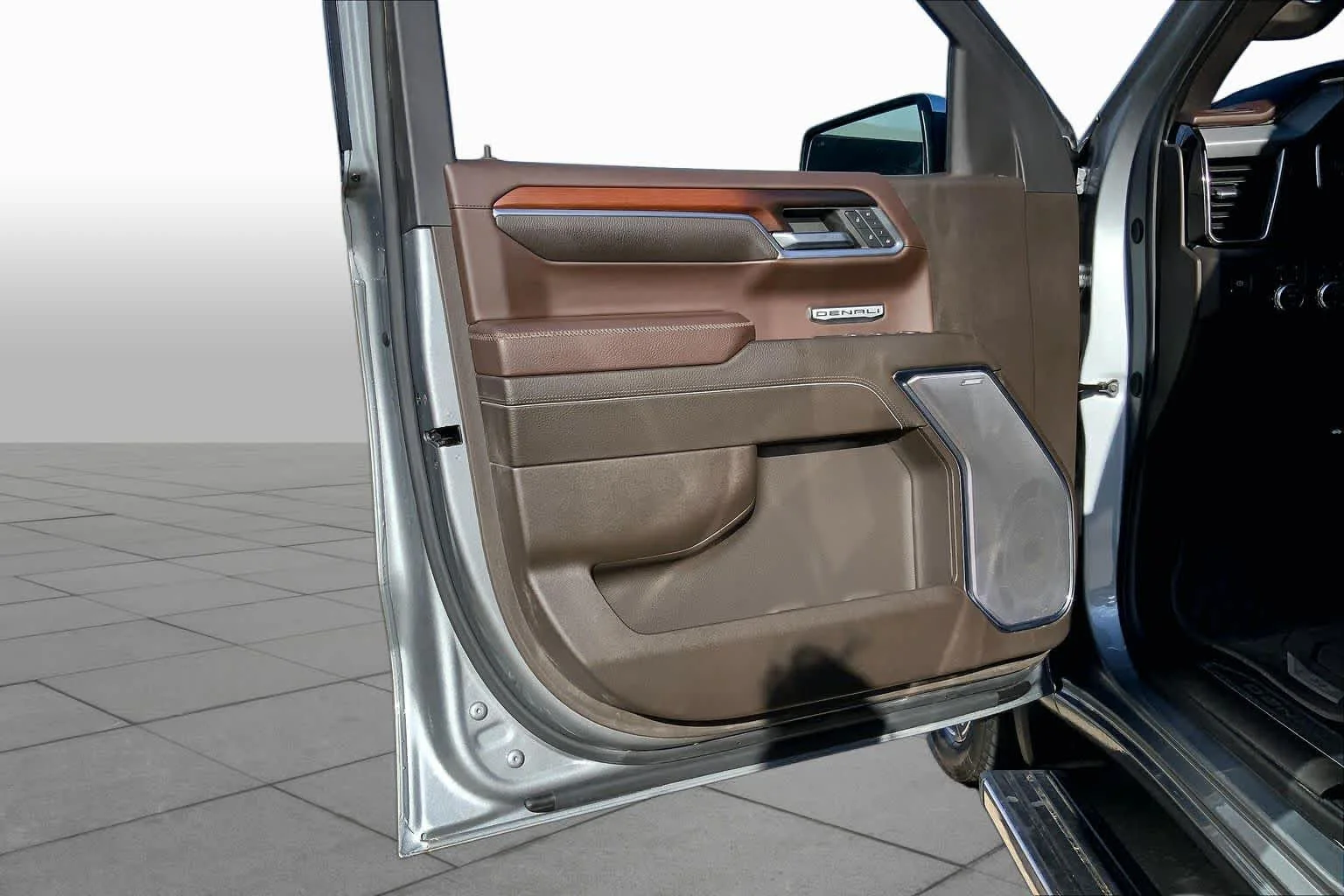Used 2024 Sterling Metallic GMC Denali image 20