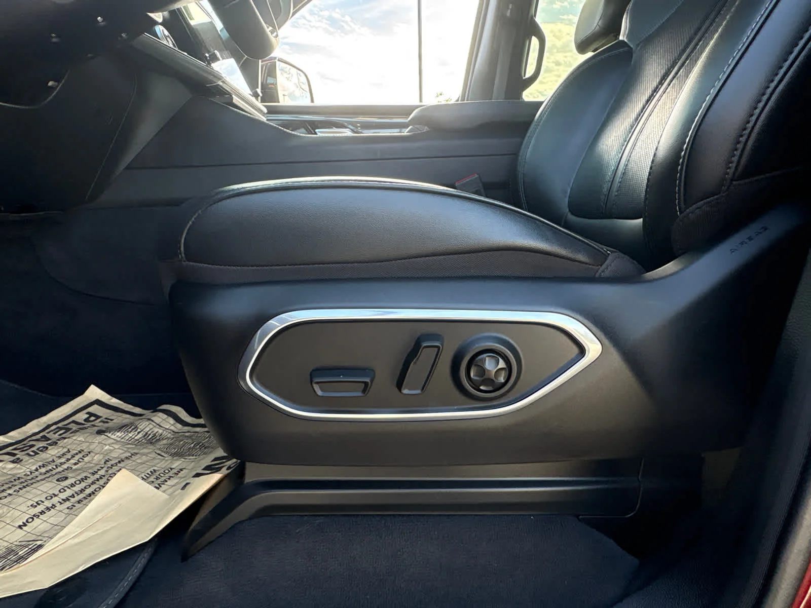 Used 2024 Velvet Red Pearlcoat Jeep  image 20