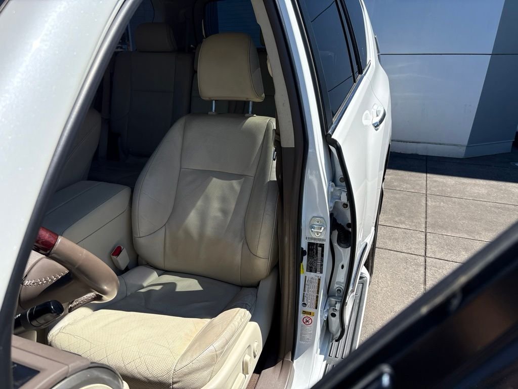 Used 2015 Starfire Pearl Lexus 460 image 12