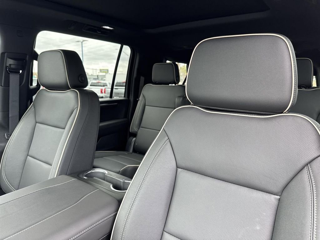 2026 Chevrolet Suburban Premier - Photo 24