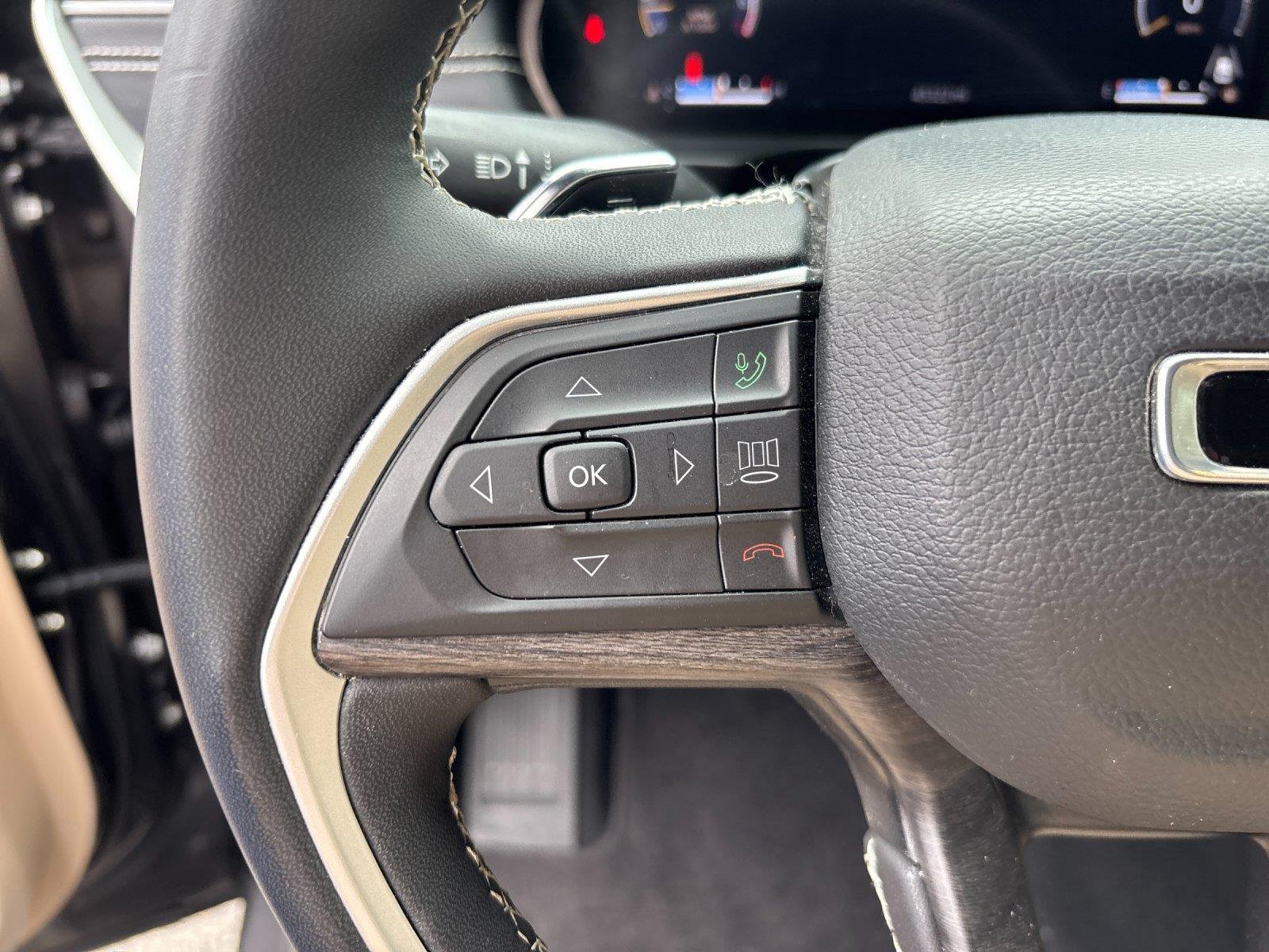 Used 2024 Baltic Gray Metallic Clearcoat Jeep Limited image 18