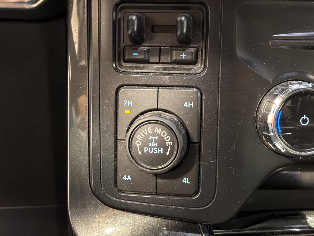 Used 2022 Gray Ford Lariat image 37