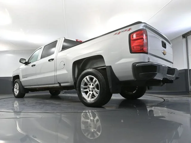 Used 2016 Silver Chevrolet LS image 41