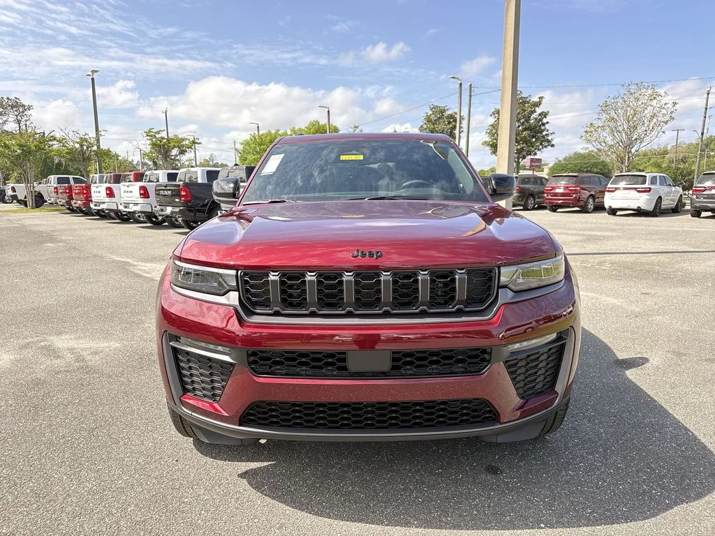 New 2026 Velvet Red Pearl-Coat Exterior Paint Jeep Limited image 8