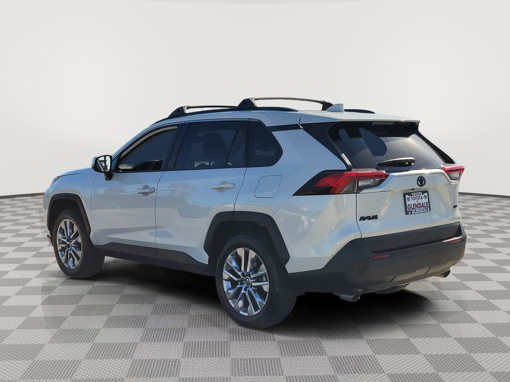 Used 2021 Blizzard Pearl Toyota XLE Premium image 3