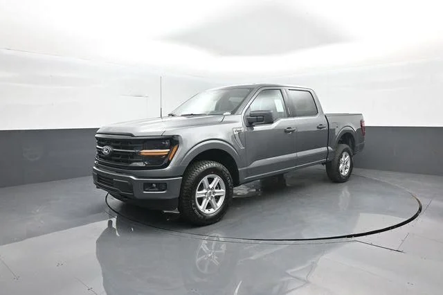 New 2026 Carbonized Gray Metallic Ford XLT image 4