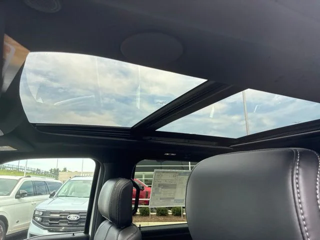 New 2026 Star White Metallic Tri-Coat Ford Platinum® image 36