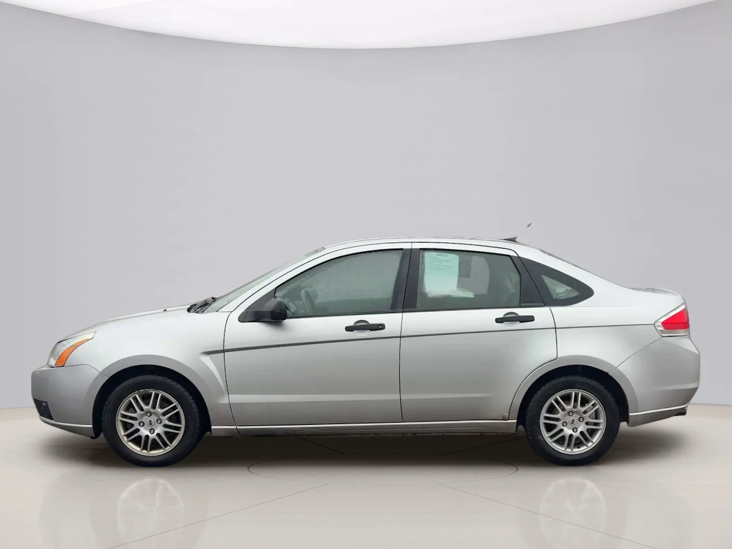 Used 2011 Silver Ford SE image 8
