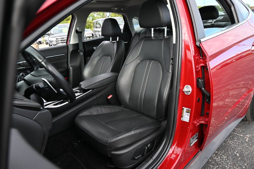 Used 2023 Red Hyundai Limited image 22