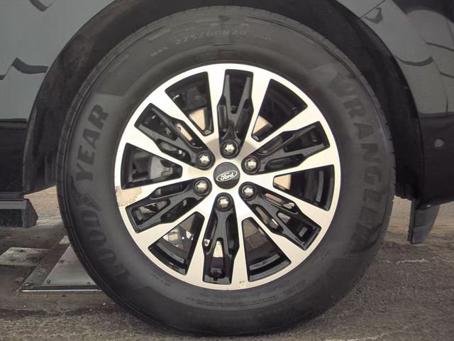 Used 2025 Black Ford Platinum image 23