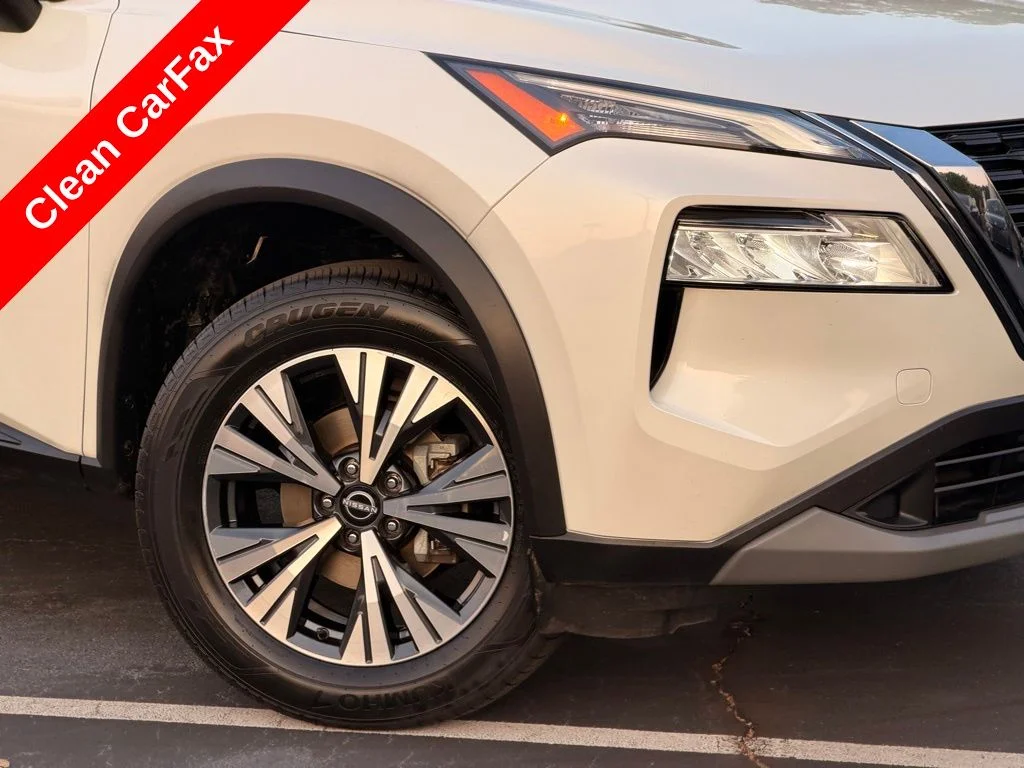Used 2023 White Nissan SV image 5