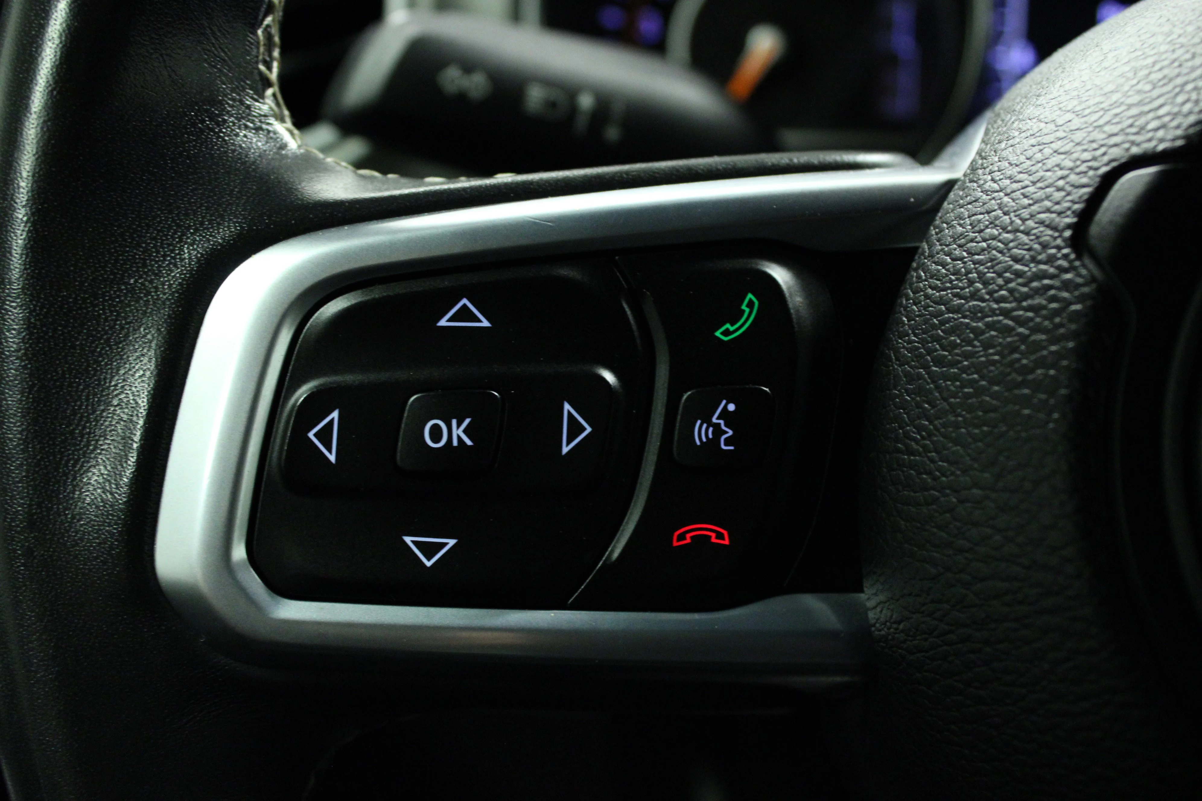 Used 2019 Bright White Clearcoat Jeep Sahara image 20