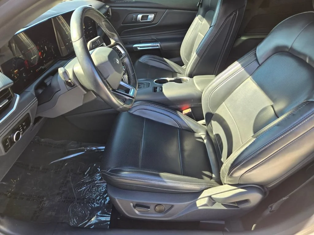 Used 2024 Oxford White Ford EcoBoost image 10
