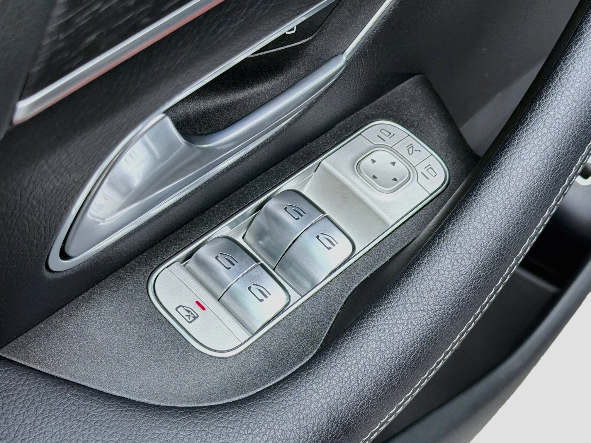 Used 2025 Obsidian Black Metallic Mercedes-Benz GLE 350 image 22