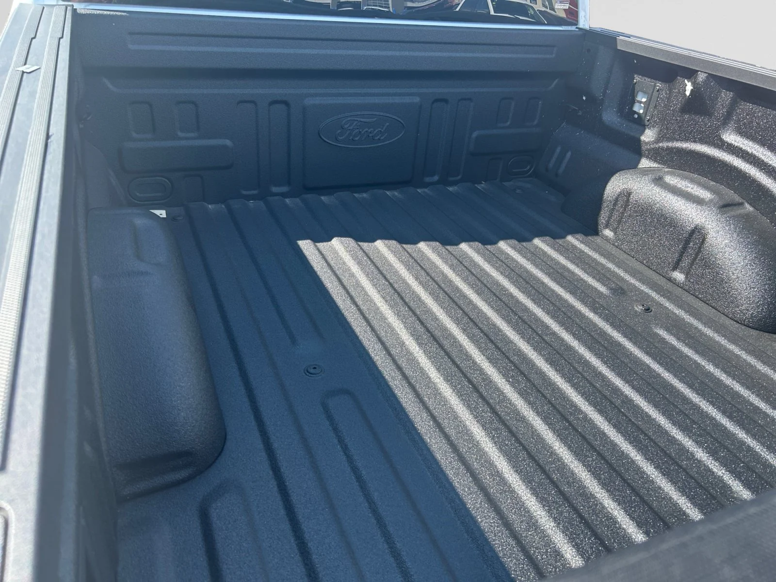 New 2026 Oxford White Ford Tremor image 10