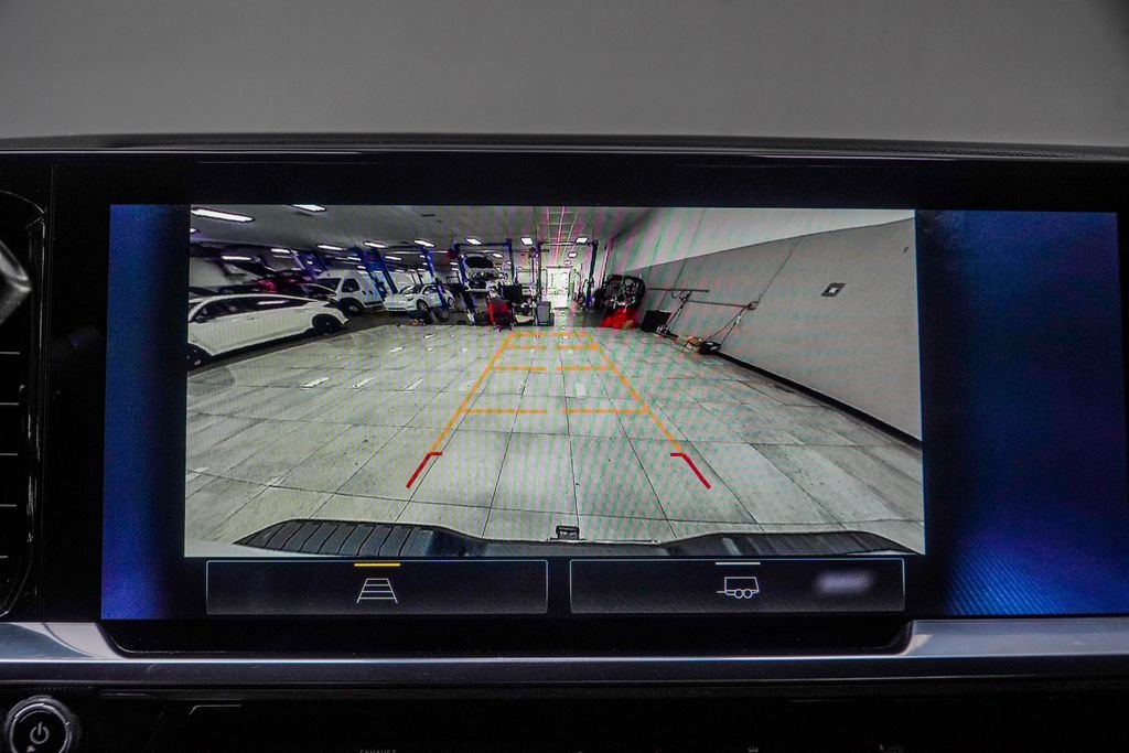 Used 2025 White Chevrolet LT image 30