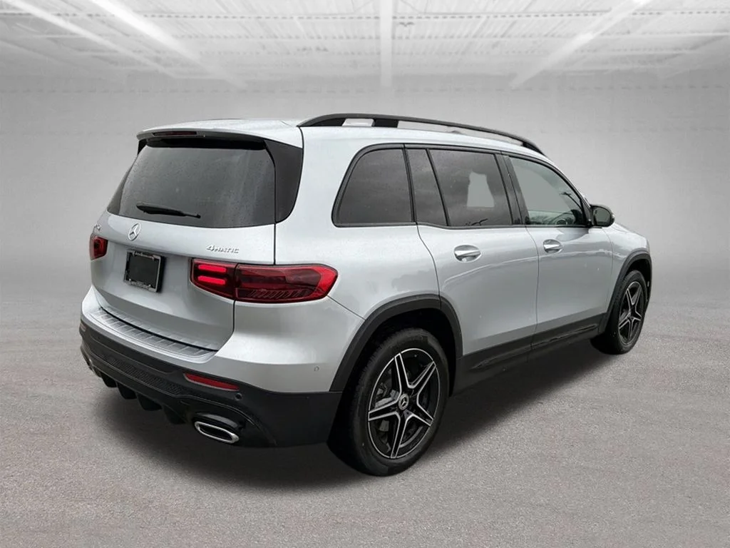 Used 2025 Silver Mercedes-Benz GLB 250 image 5