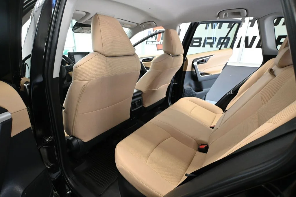2022 Toyota RAV4 LE - Photo 36