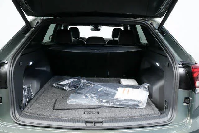 2026 Volkswagen Atlas Cross Sport SEL Premium R-LINE - Photo 28