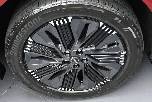 New 2026 Scarlet Ember Tintcoat Nissan Platinum image 32