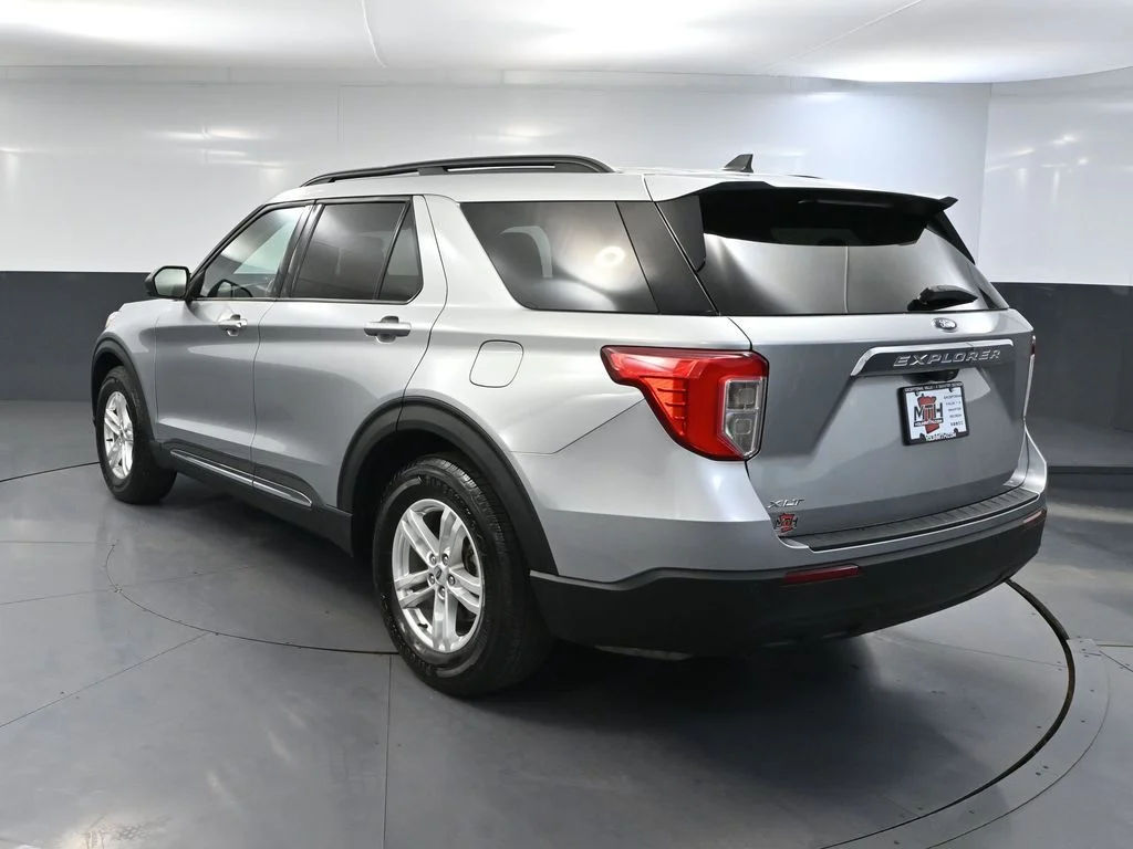 Certified Used 2022 Silver Ford XLT image 6