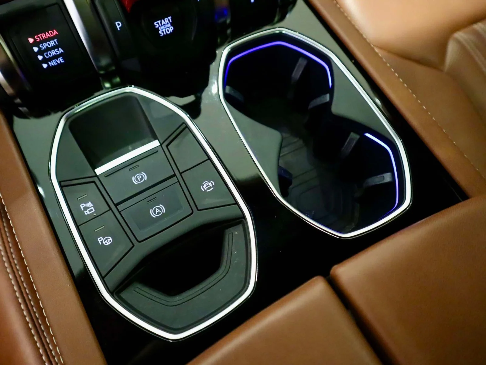 Used 2023 Black Lamborghini S AWD image 34