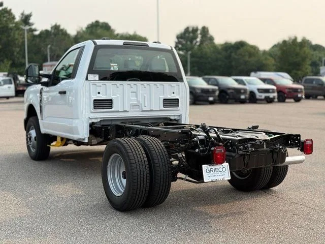New 2026 Oxford White Ford F-350® XL image 6