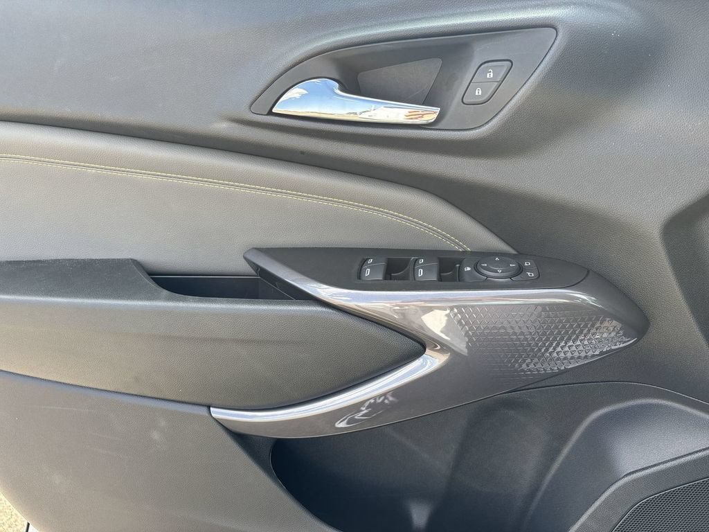 New 2026 Summit White Chevrolet ACTIV image 23