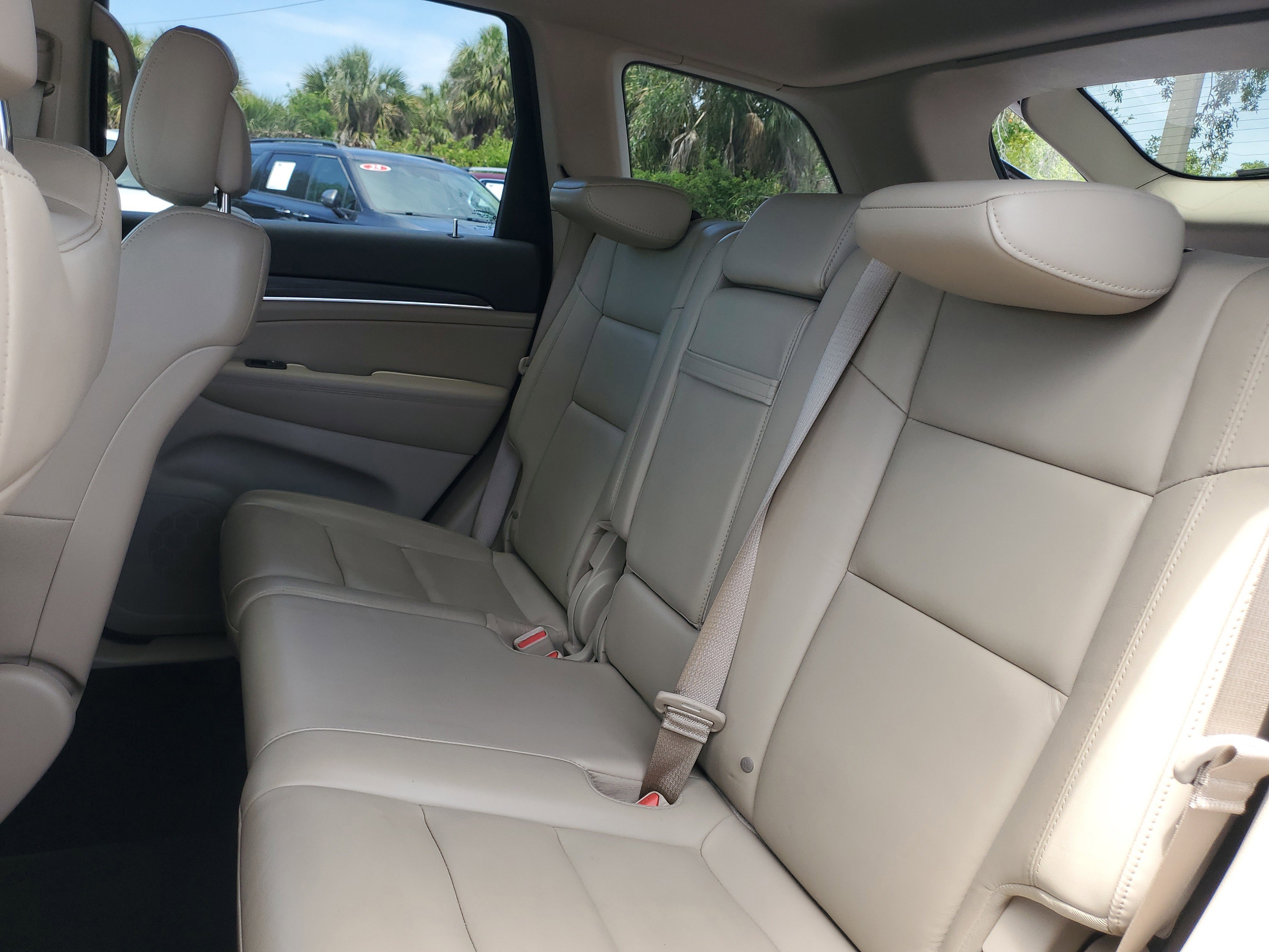 Used 2020 Velvet Red Pearlcoat Jeep Limited image 11