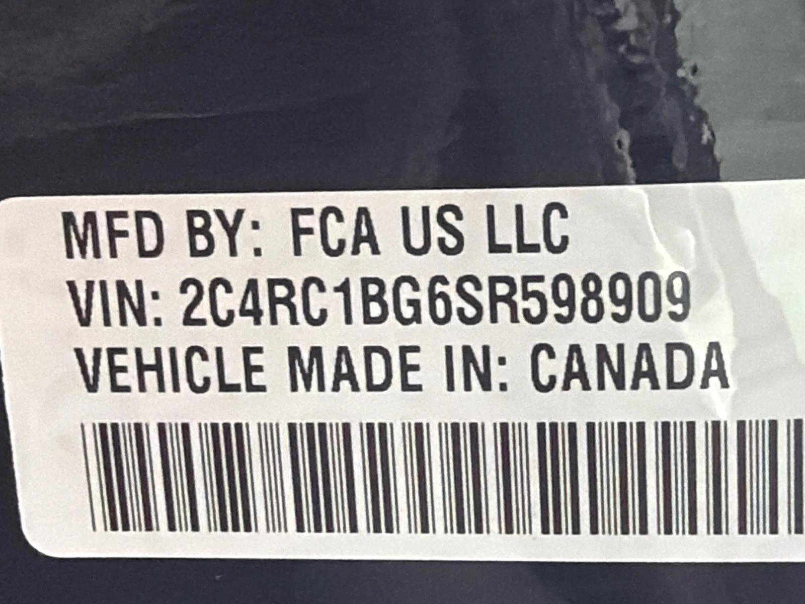 Used 2025 Diamond Black Crystal Pearlcoat Chrysler Select image 30