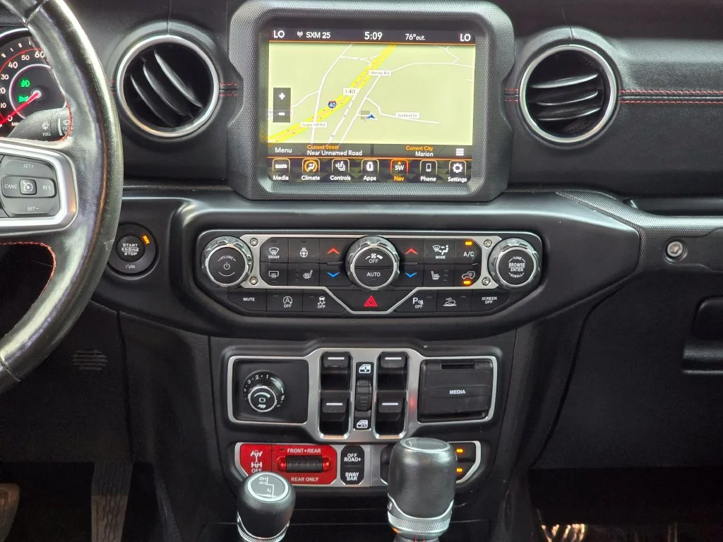 Used 2020 White Jeep Rubicon image 32