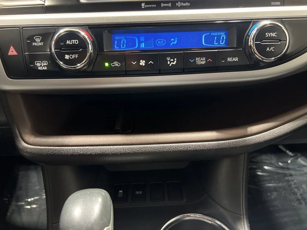 Used 2019 Gray Toyota XLE image 37