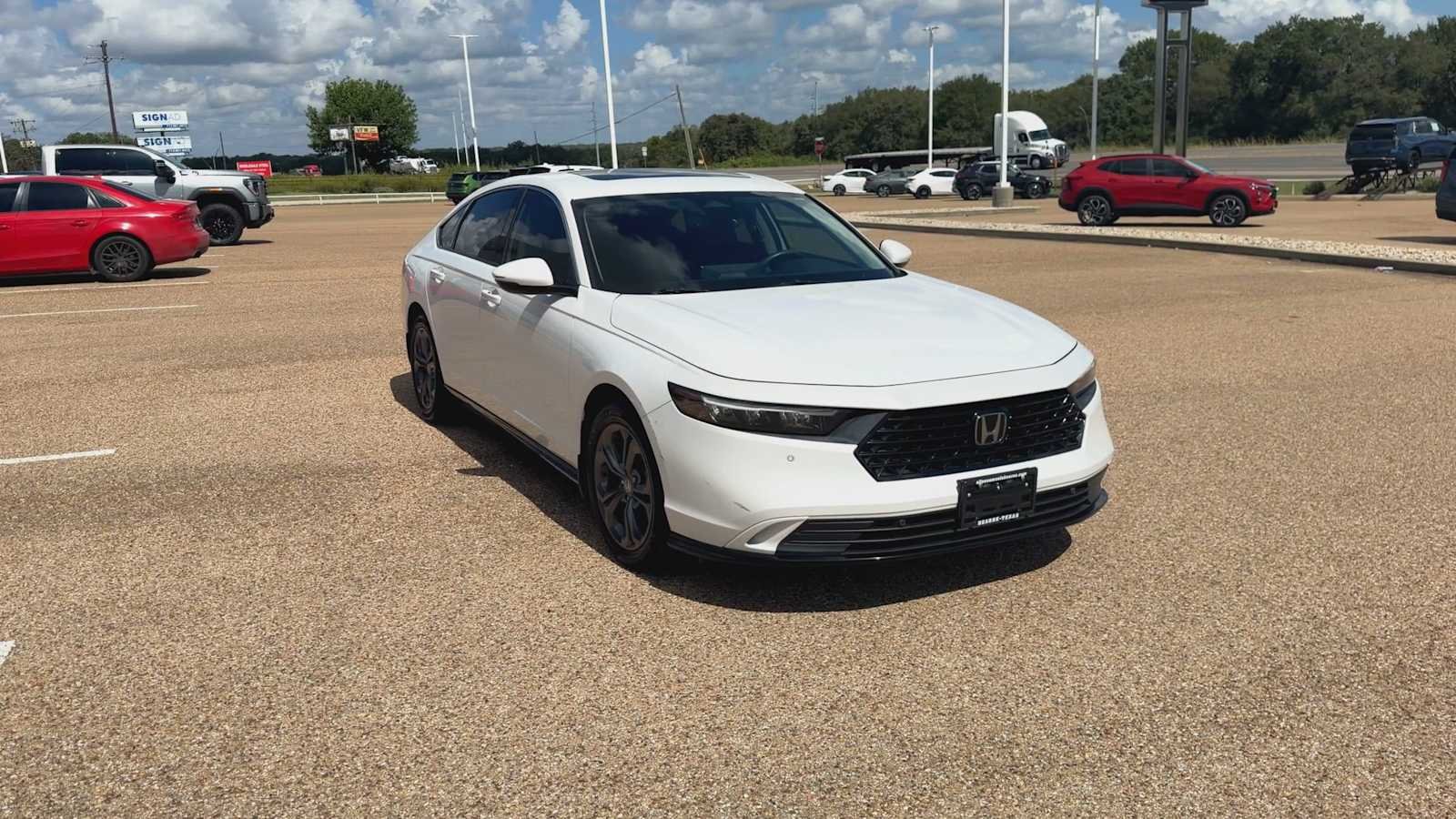 Used 2023 Platinum White Pearl Honda EX-L image 3