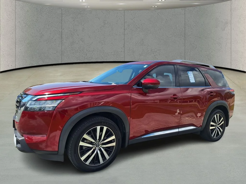 2023 Nissan Pathfinder Platinum 4WD's photo