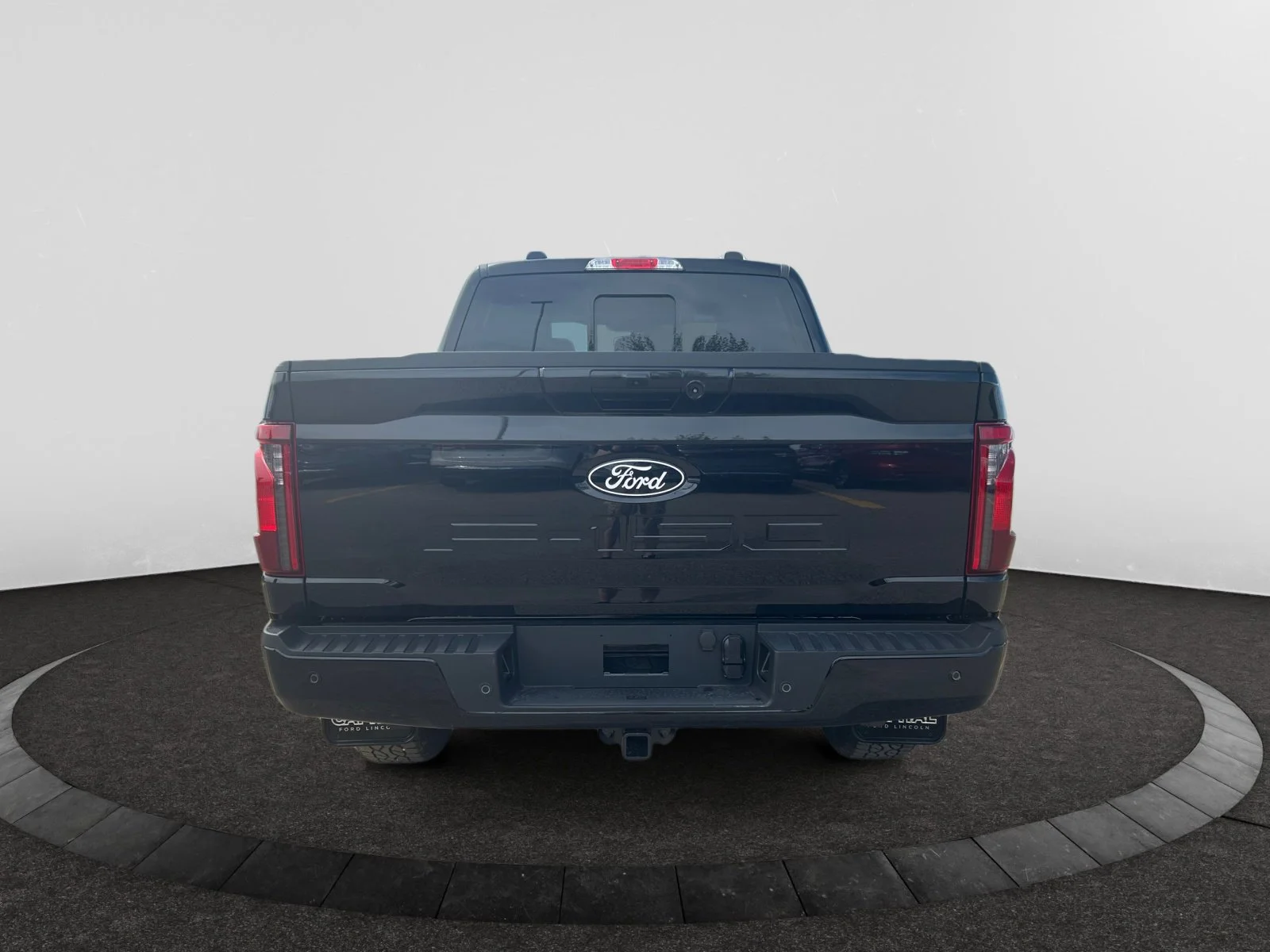 New 2026 Agate Black Metallic Ford XLT image 4