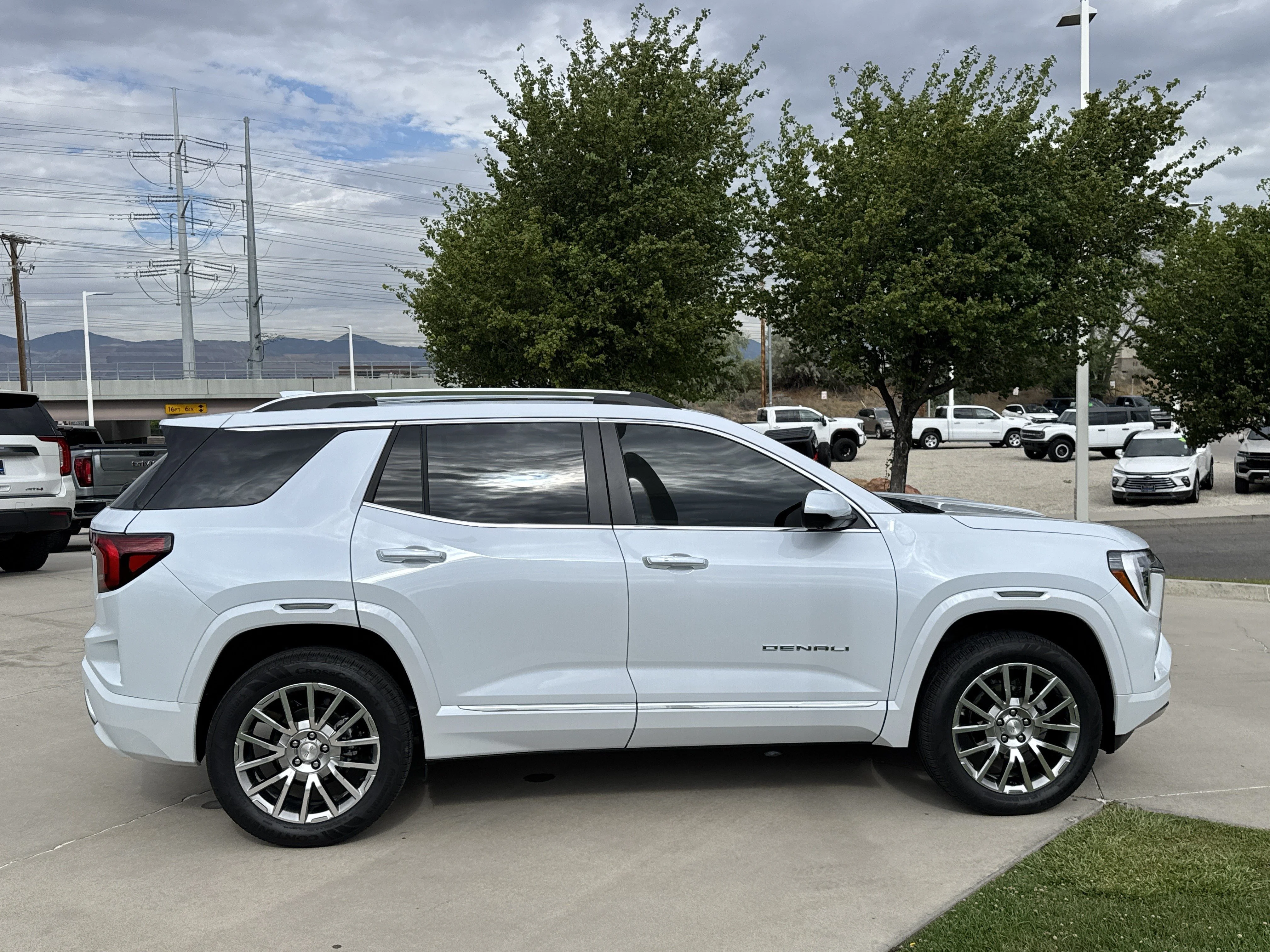 Used 2026 Glacier White Tricoat GMC AWD Denali image 7