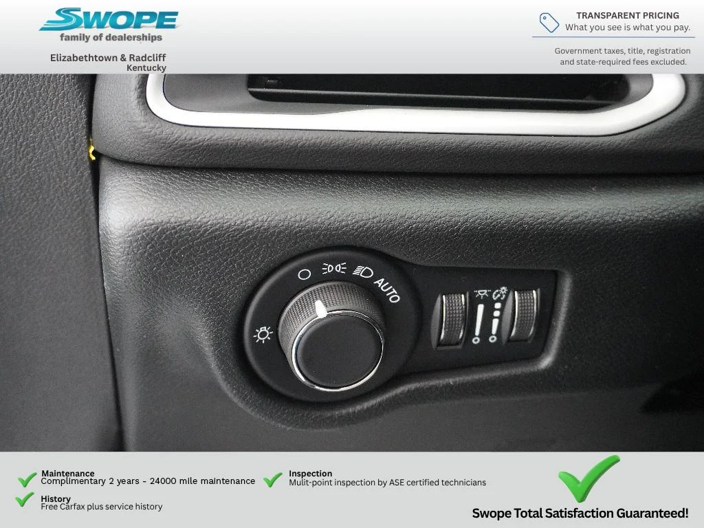 New 2026 Bright White Clear-Coat Exterior Paint Chrysler LX image 16