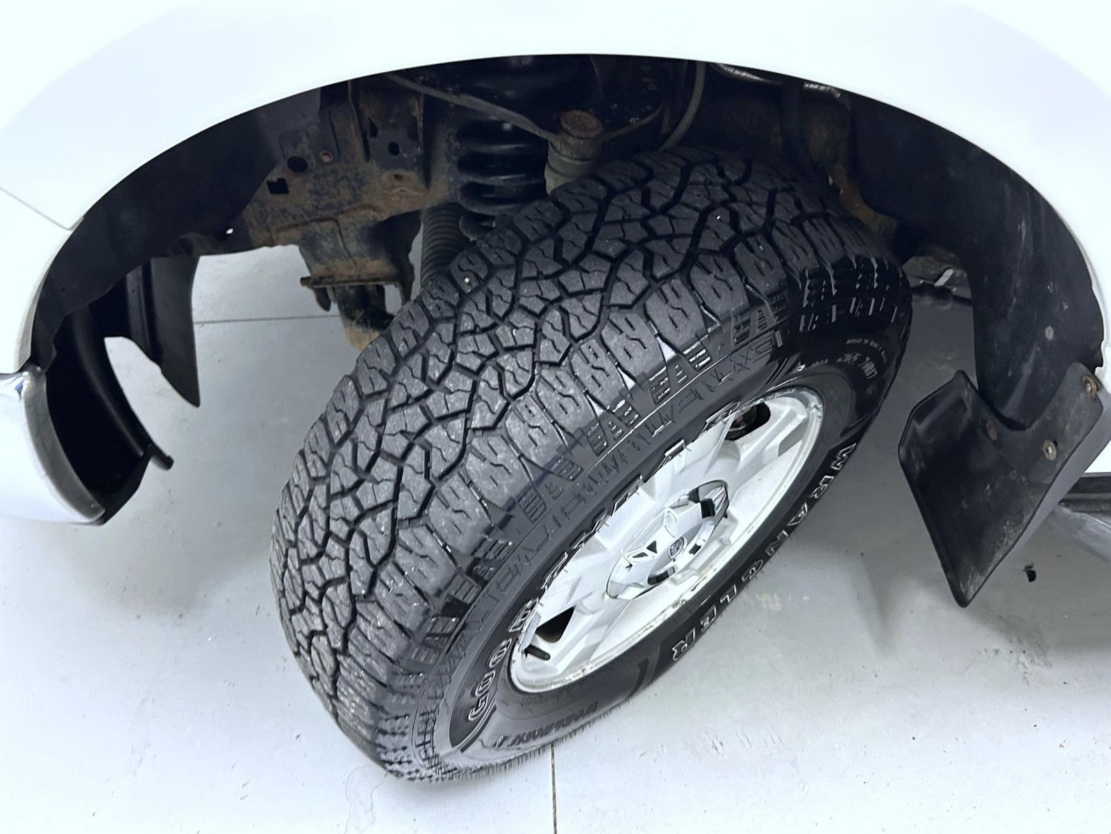 Used 2013 White Ford XLT image 22