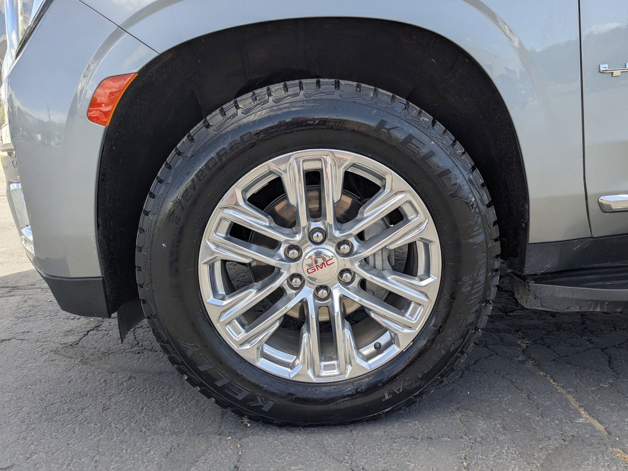 Used 2023 Sterling Metallic GMC SLT image 34