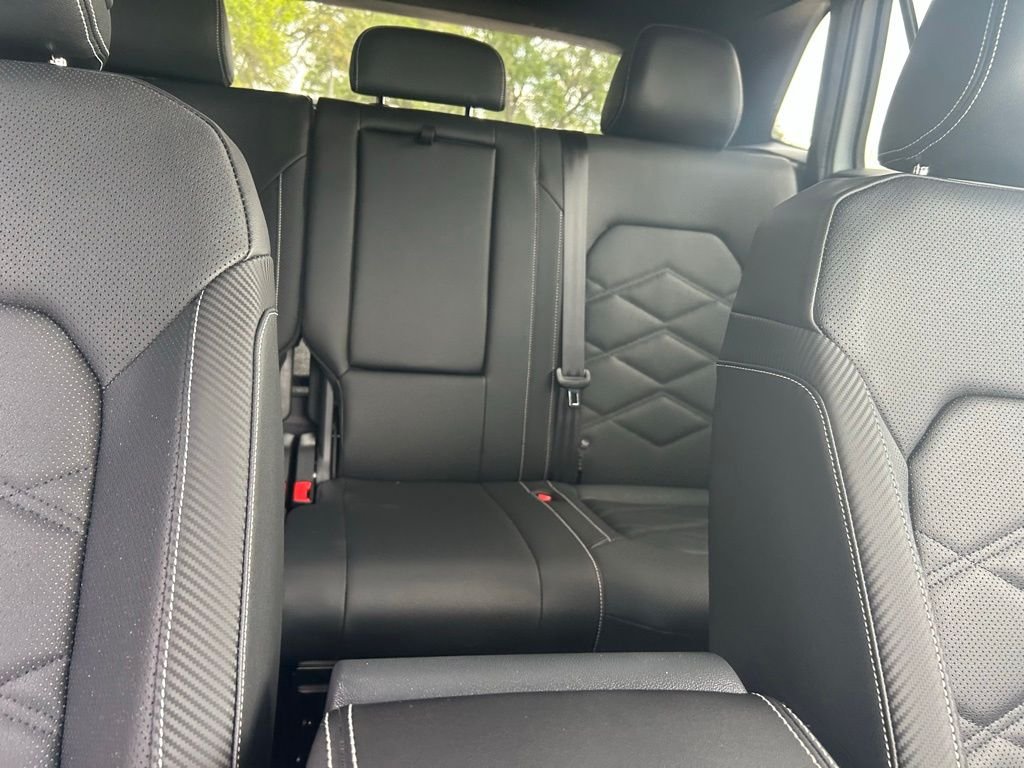 New 2026 White/off-white Volkswagen 2.0T SE image 36