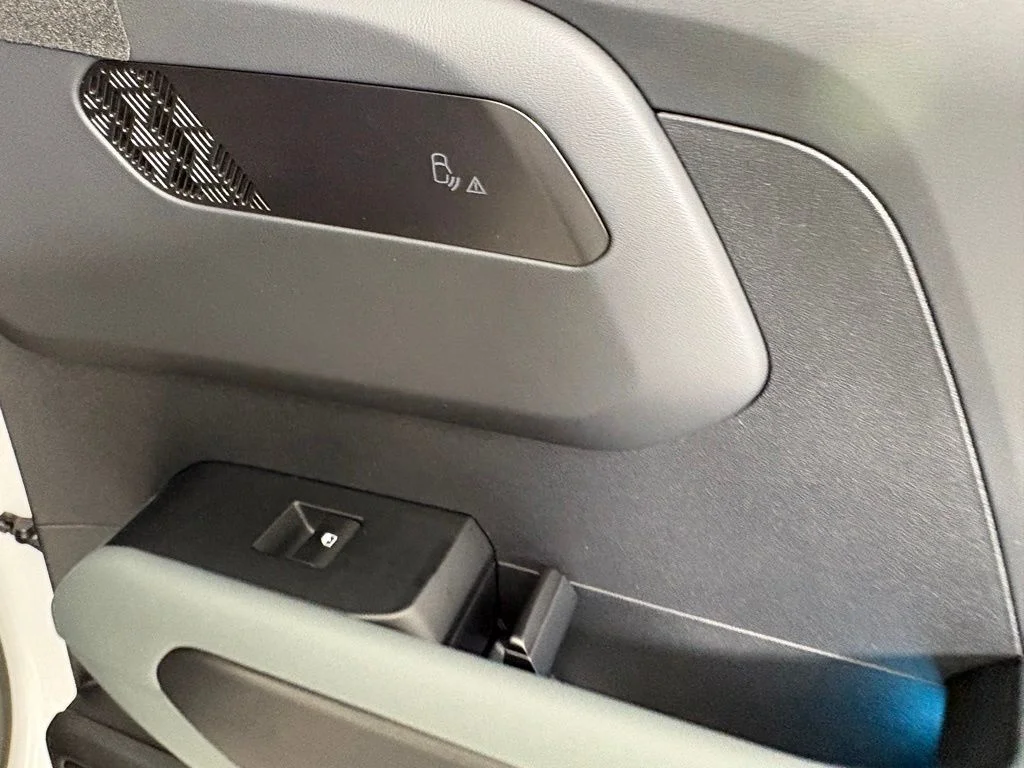 New 2027 Glacial White Pearl Kia X-Line SX image 16