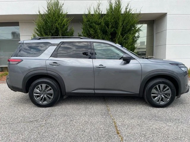 Used 2023 Gray Nissan SV image 5