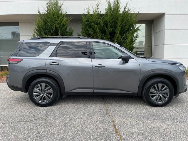 Used 2023 Gun Metallic Nissan SV image 5