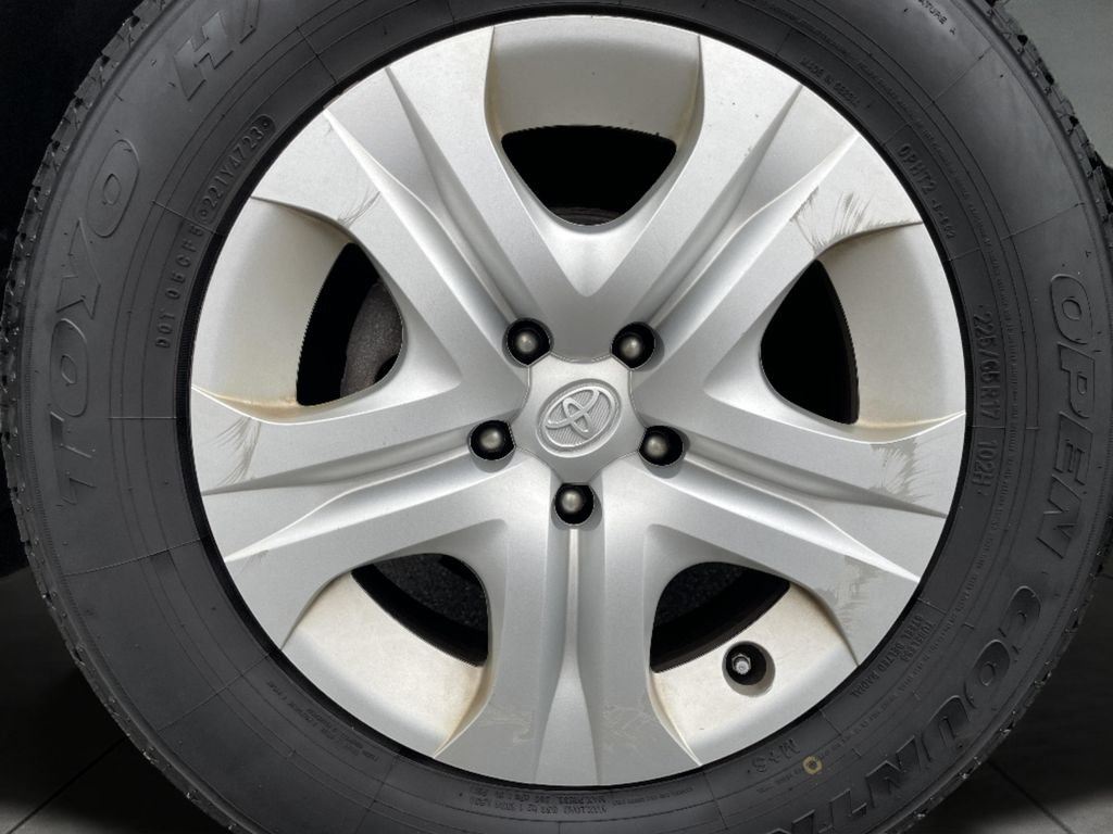 Used 2015 Black Toyota LE image 25