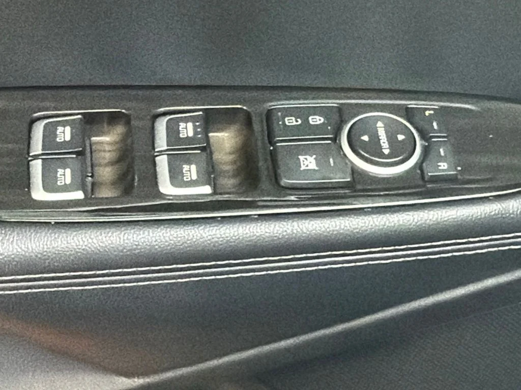 Used 2019 Titanium Silver Kia LX image 23
